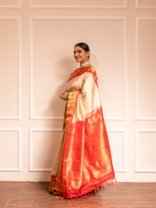 Mahagauri- Royal Handwoven Gadwal Silk Saree