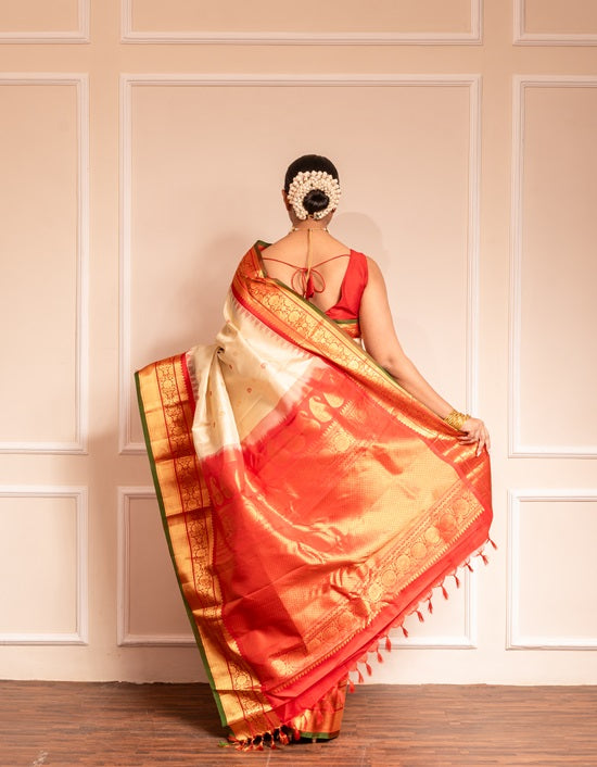 Mahagauri- Royal Handwoven Gadwal Silk Saree