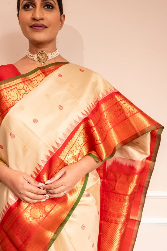 Mahagauri- Royal Handwoven Gadwal Silk Saree