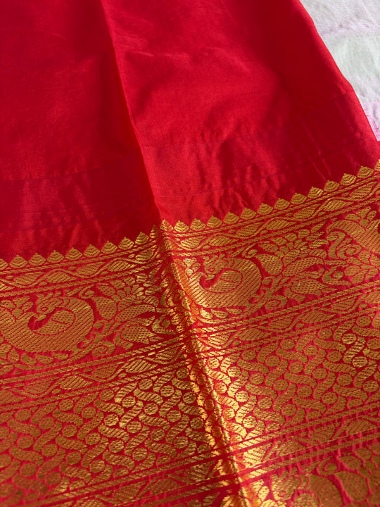 One Saree One Story - Grey & Red Gadwal Saree
