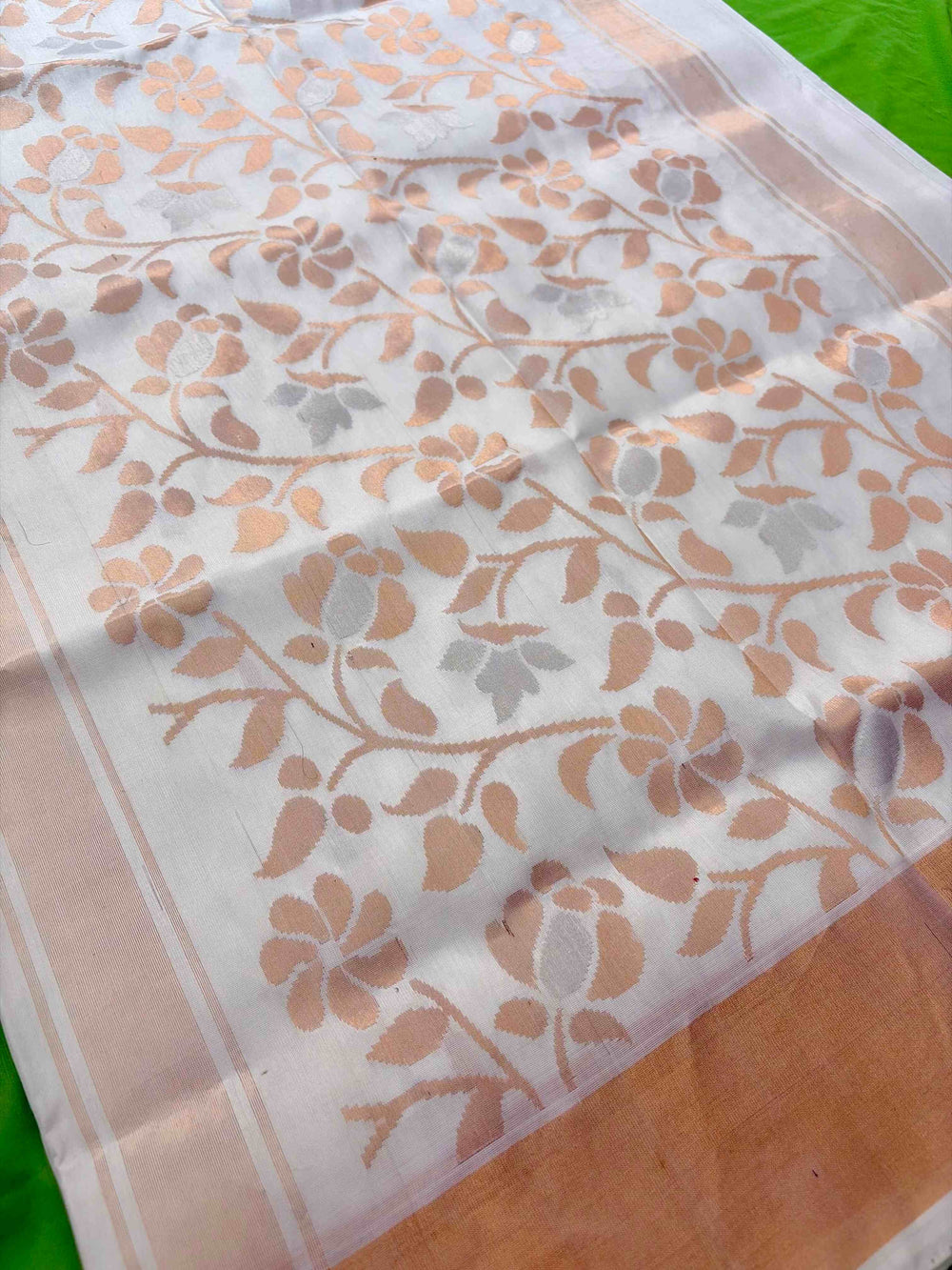 Hans Waala Safed - Handwoven White Jamdani Silk Saree