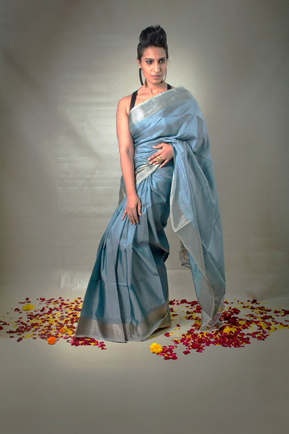 Ridhi - Handwoven Grey Uppada Silk Saree