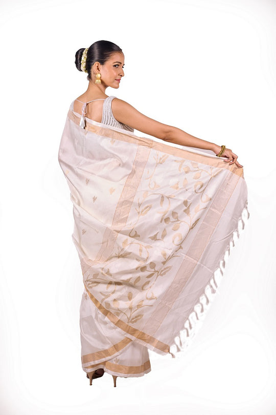 Hans Waala Safed - Handwoven White Jamdani Silk Saree