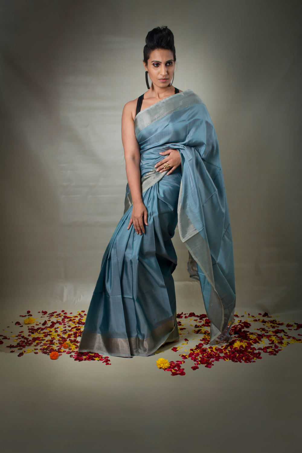 Ridhi - Handwoven Grey Silk Saree